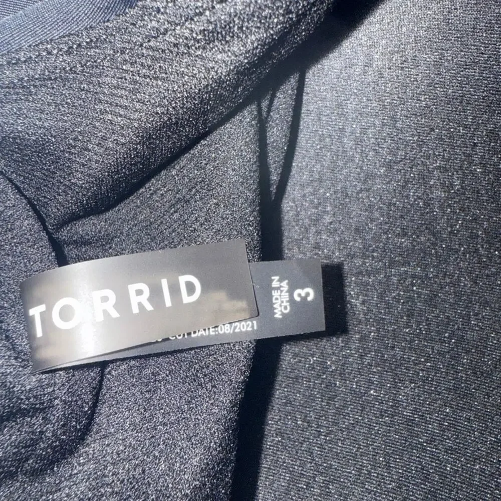 Torrid 3 wireless flutter sleeve faux tie keyhole swim top SW 2820 - Picture 4 of 10